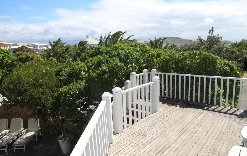 Sea Breeze Beach House Plettenberg Bay Exterior foto